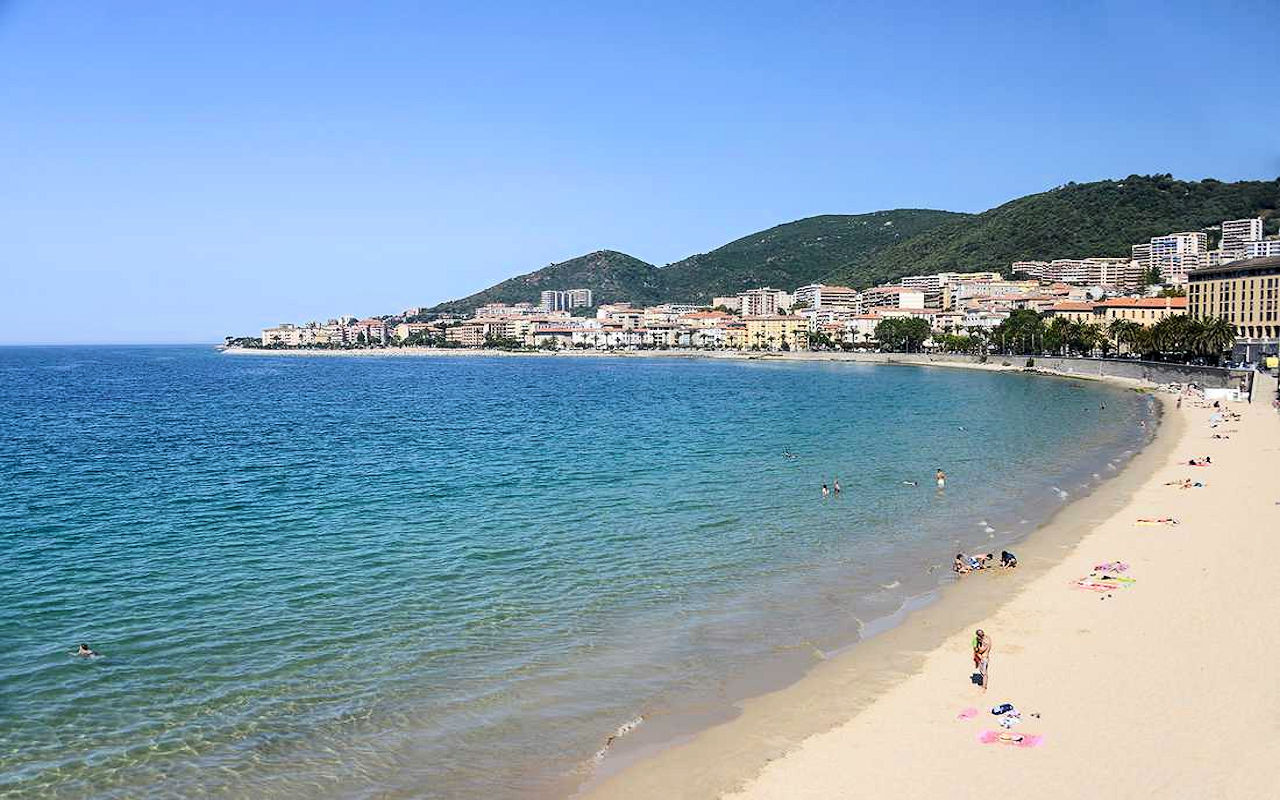 Segla i Korsika